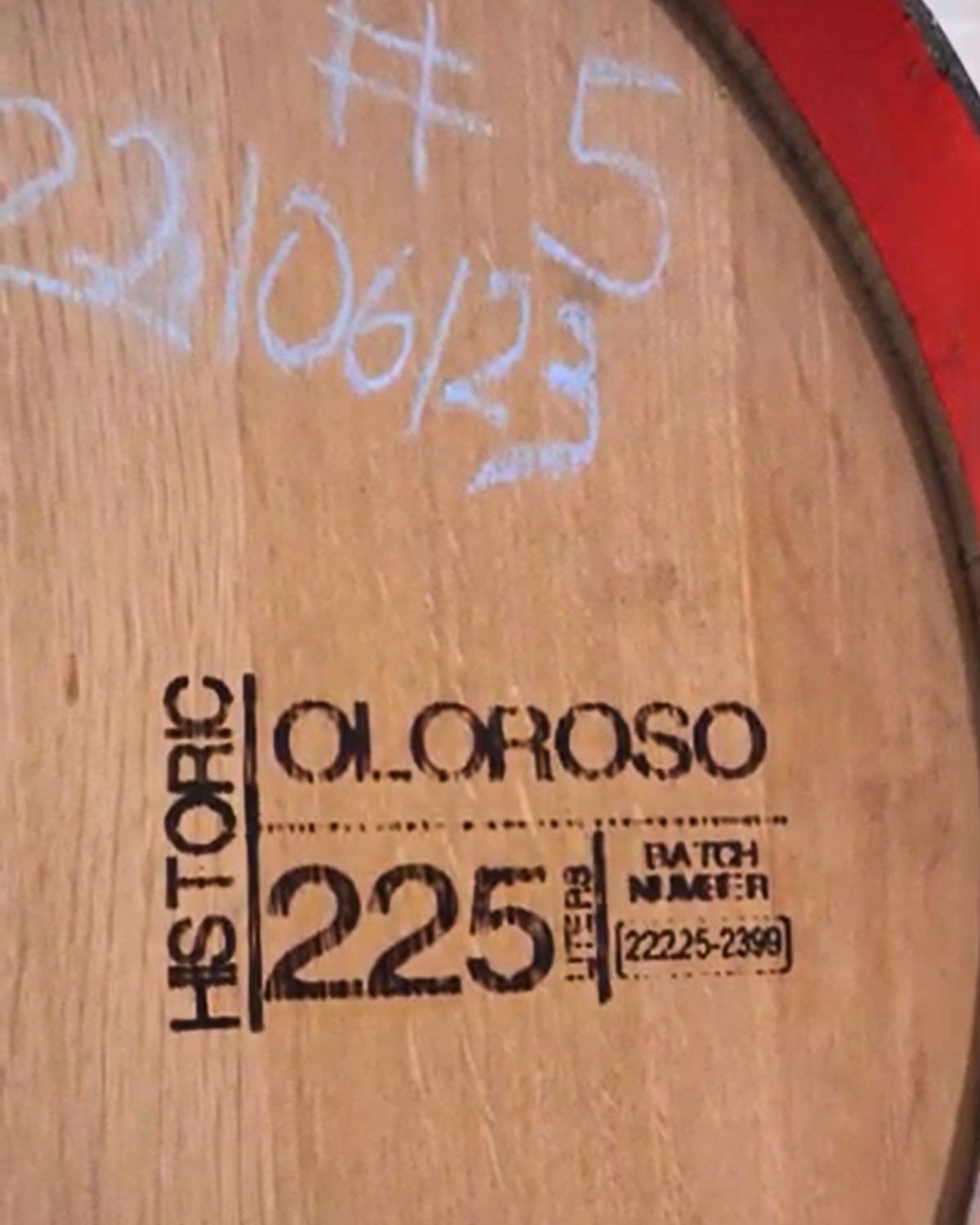 Bildausschnitt von einem Whiskyfass: Oloroso-Sherry für Batch #4 von WUYD Single Malt Whisky.